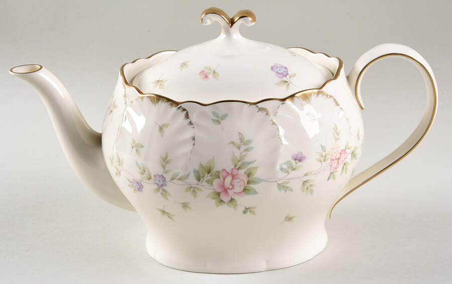 Remembrance Tea/Coffee Pot & Lid by Mikasa-1