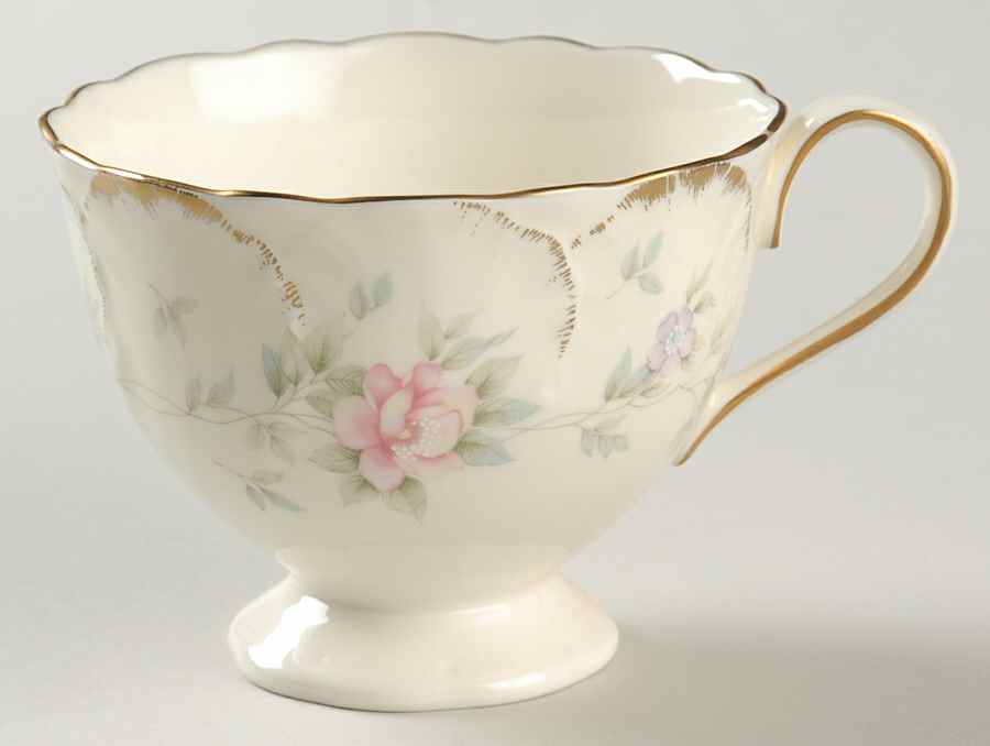 Remembrance Footed Cup by Mikasa-1