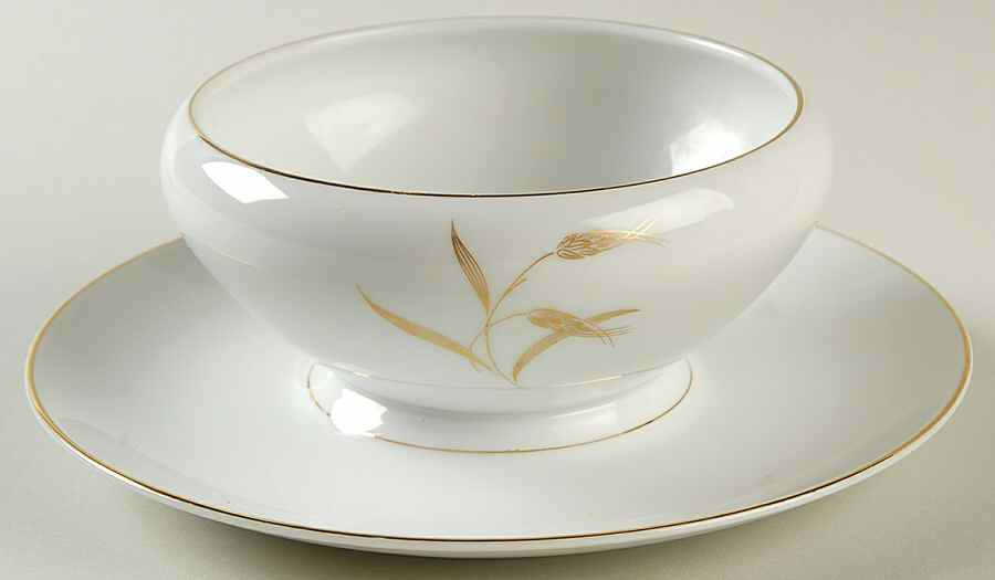 Rialto Gravy Boat with Attached Underplate by Mikasa-1