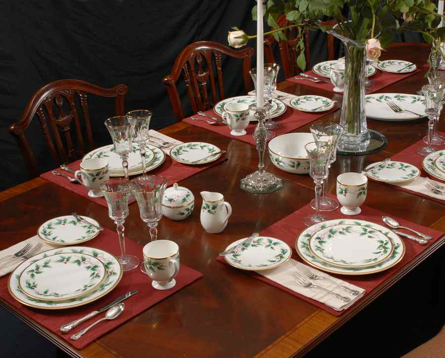 Ribbon Holly 37 Piece Estate Set by Mikasa-1