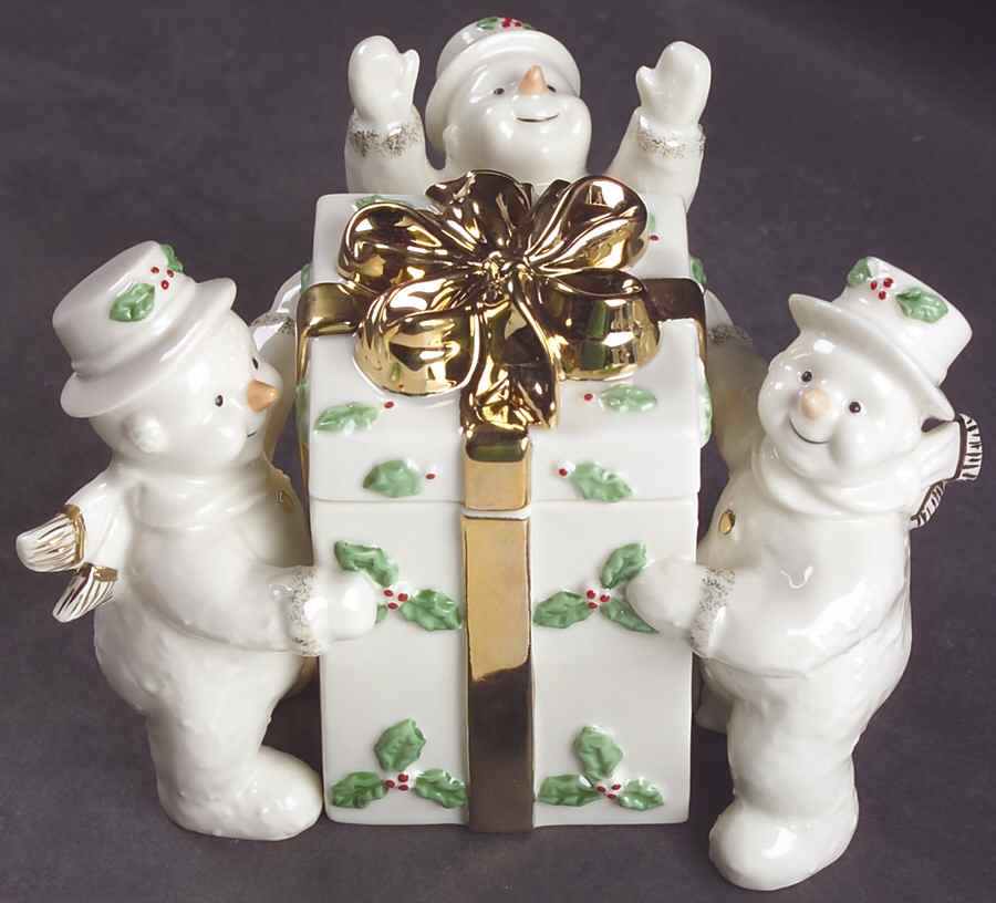 Ribbon Holly Figural Covered Box with Hinged Lid by Mikasa-1