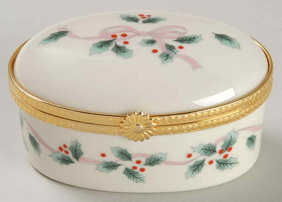 Ribbon Holly Oval Hinged Box by Mikasa-1