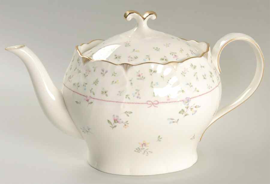 Royal Chalet Teapot & Lid by Mikasa-1