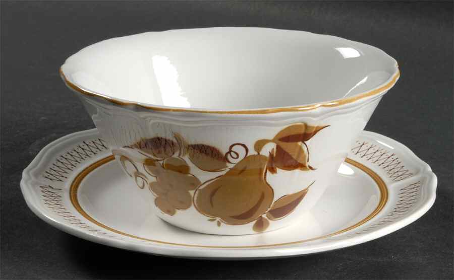 Romano Gravy Boat & Underplate by Mikasa-1