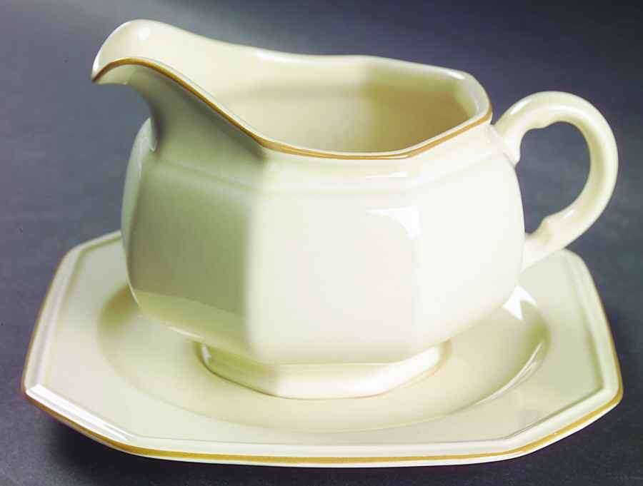 Romantics Gravy Boat & Underplate by Mikasa-1