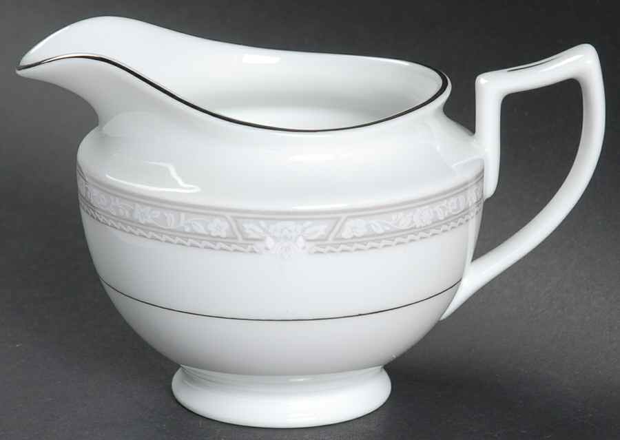 Royal Master Creamer by Mikasa-1