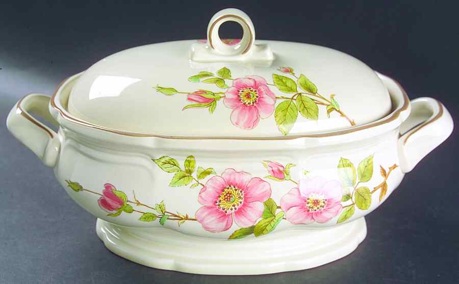 Rose Petals 2 Quart Oval Covered Casserole by Mikasa-1