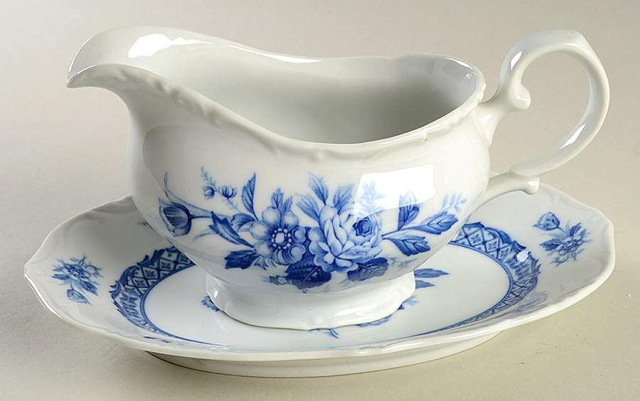 Rosalie Gravy Boat & Underplate by Mikasa-1