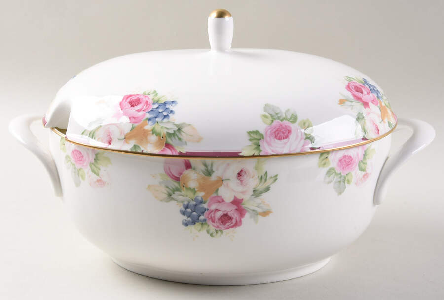 Rosemead 2 Quart Oval Covered Casserole by Mikasa-1