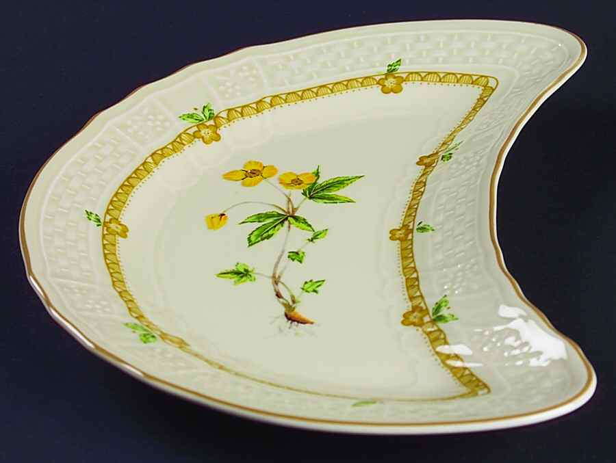Royalty Crescent Salad Plate by Mikasa-1