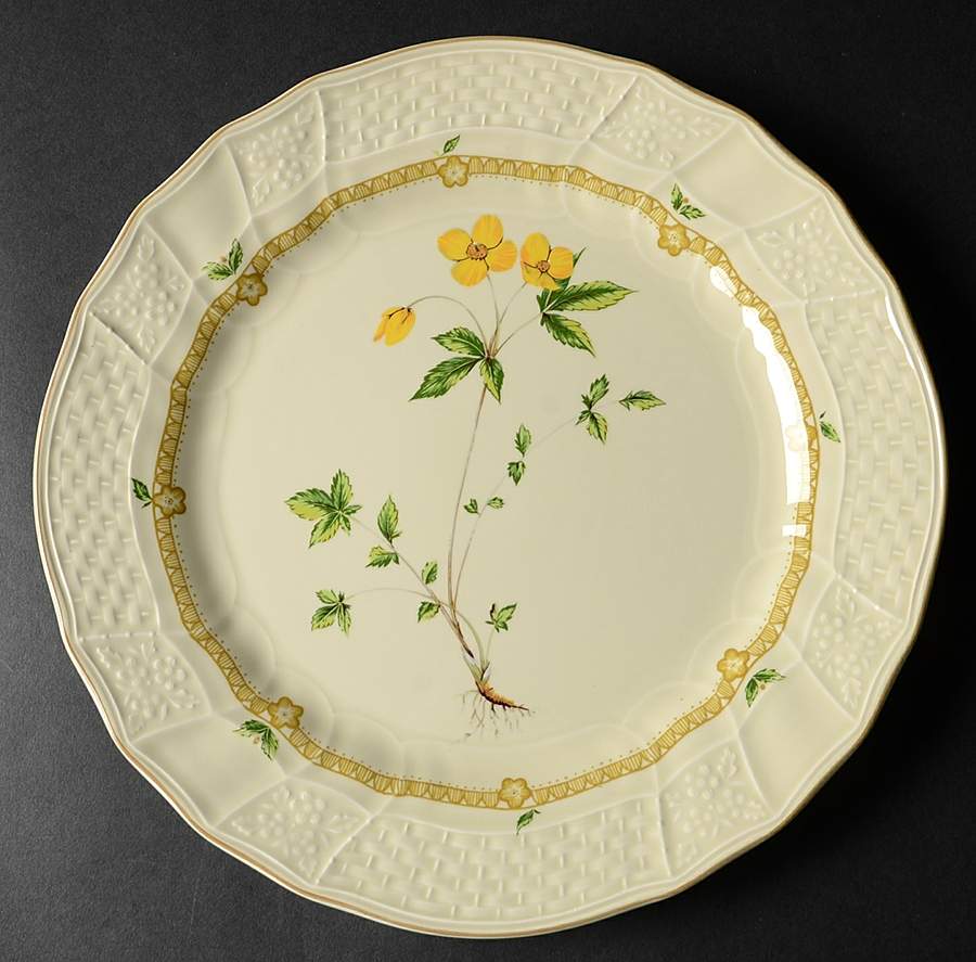 Royalty Dinner Plate by Mikasa-1