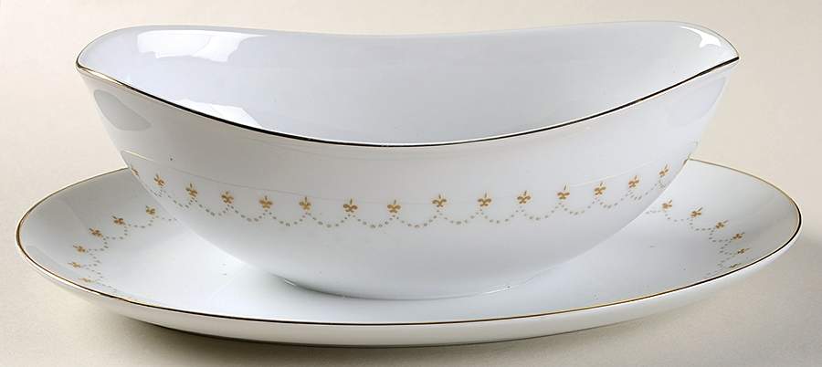 Royalty Gravy Boat with Attached Underplate by Mikasa-1
