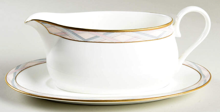 Santa Cruz Gravy Boat & Underplate by Mikasa-1