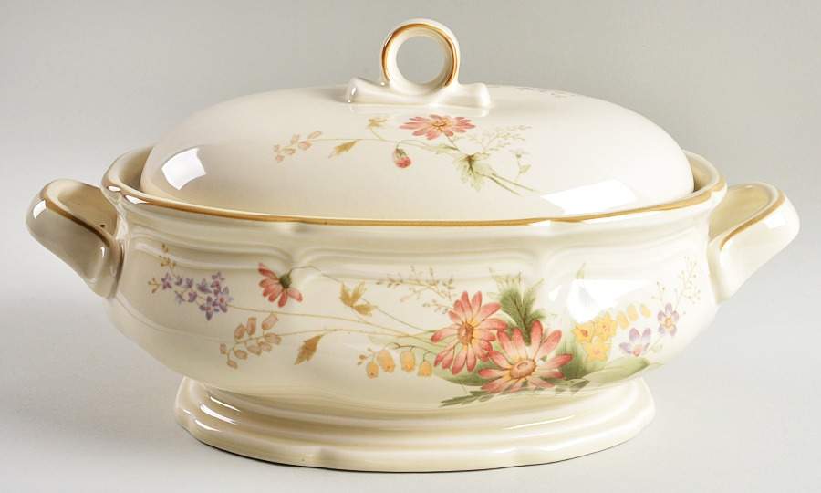 Samantha 2 Quart Oval Covered Casserole by Mikasa-1