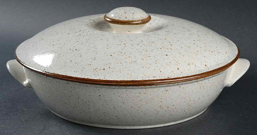 Sandstone 1.5 Qt Round Covered Casserole by Mikasa-1