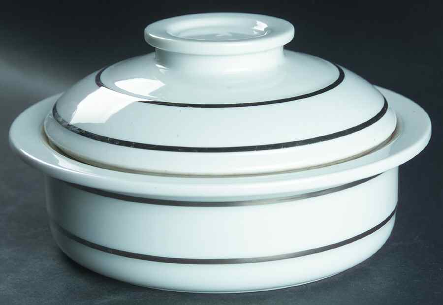 Saturn 1.25 Qt Round Covered Casserole by Mikasa-1