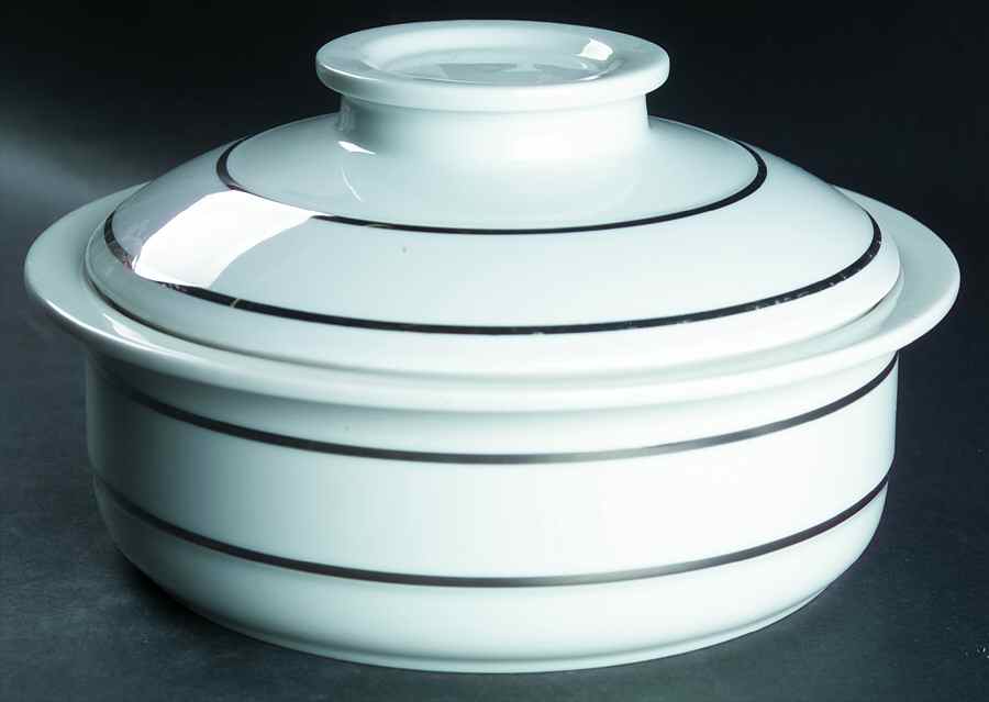 Saturn 2.75 Qt Round Covered Casserole by Mikasa-1