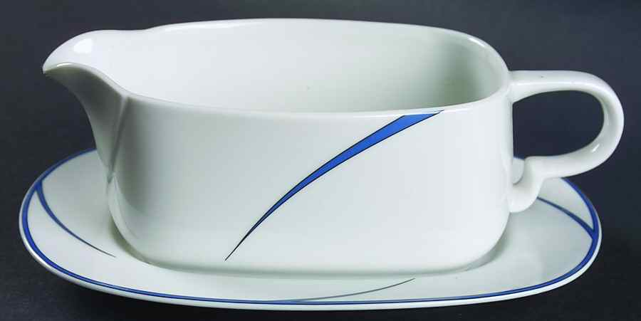 Scallops Gravy Boat & Underplate by Mikasa-1