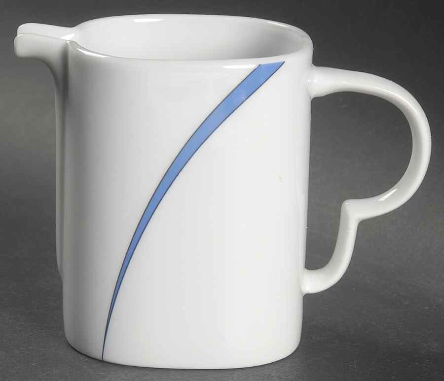 Scallops Creamer by Mikasa-1