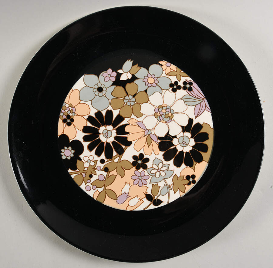 Scottsdale 12" Chop Plate (Round Platter) by Mikasa-1