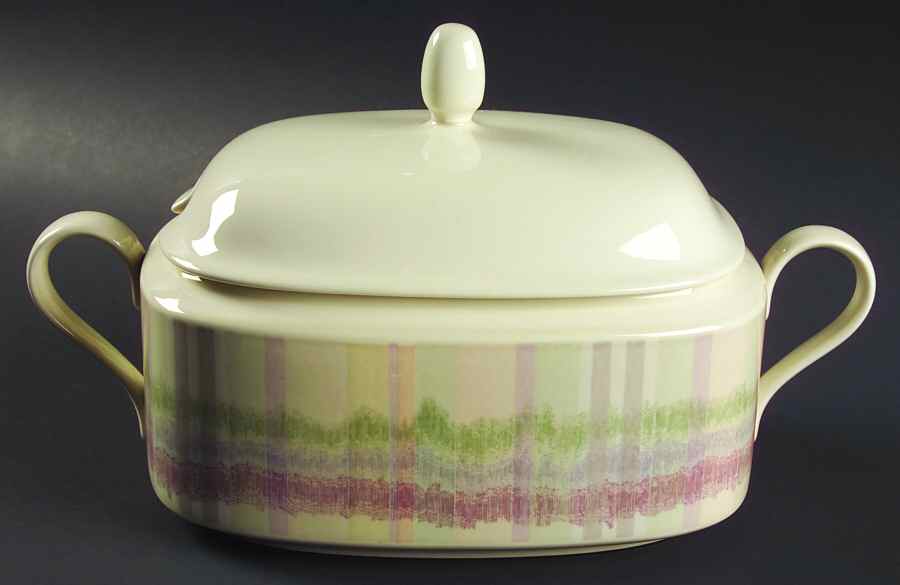 Scottish Thistle 2.5 Quart Oval Covered Casserole by Mikasa-1