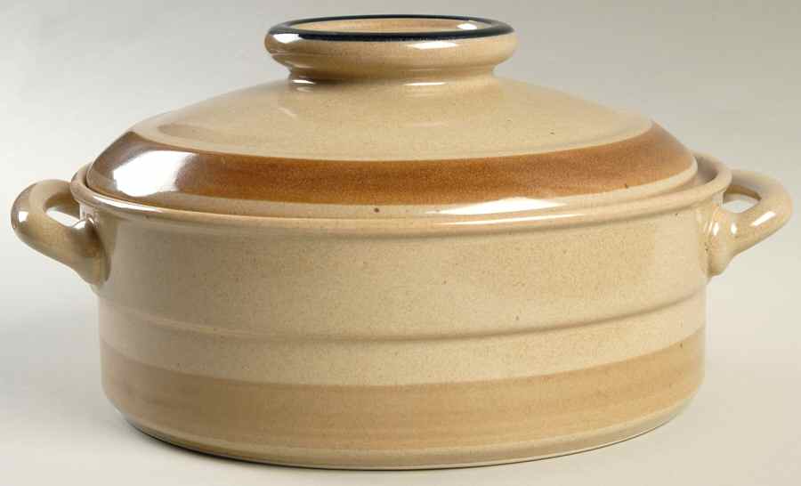 Seaside 2.5 Qt Round Covered Casserole by Mikasa-1