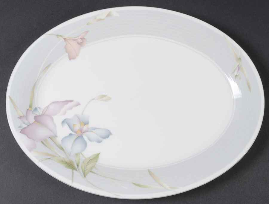 Sea Flower 14" Oval Serving Platter by Mikasa-1