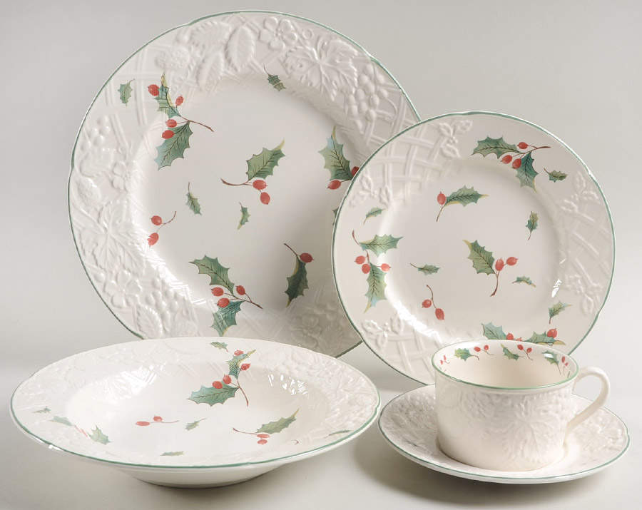 Season's Holly 5 Piece Place Setting by Mikasa-1