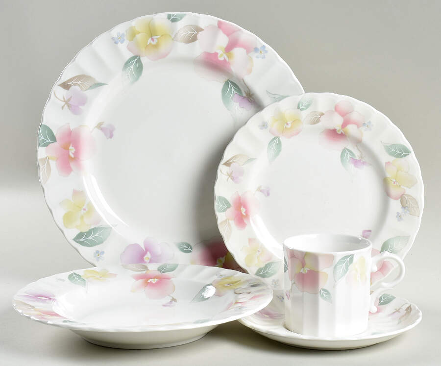 Silk Blossoms 5 Piece Place Setting by Mikasa-1