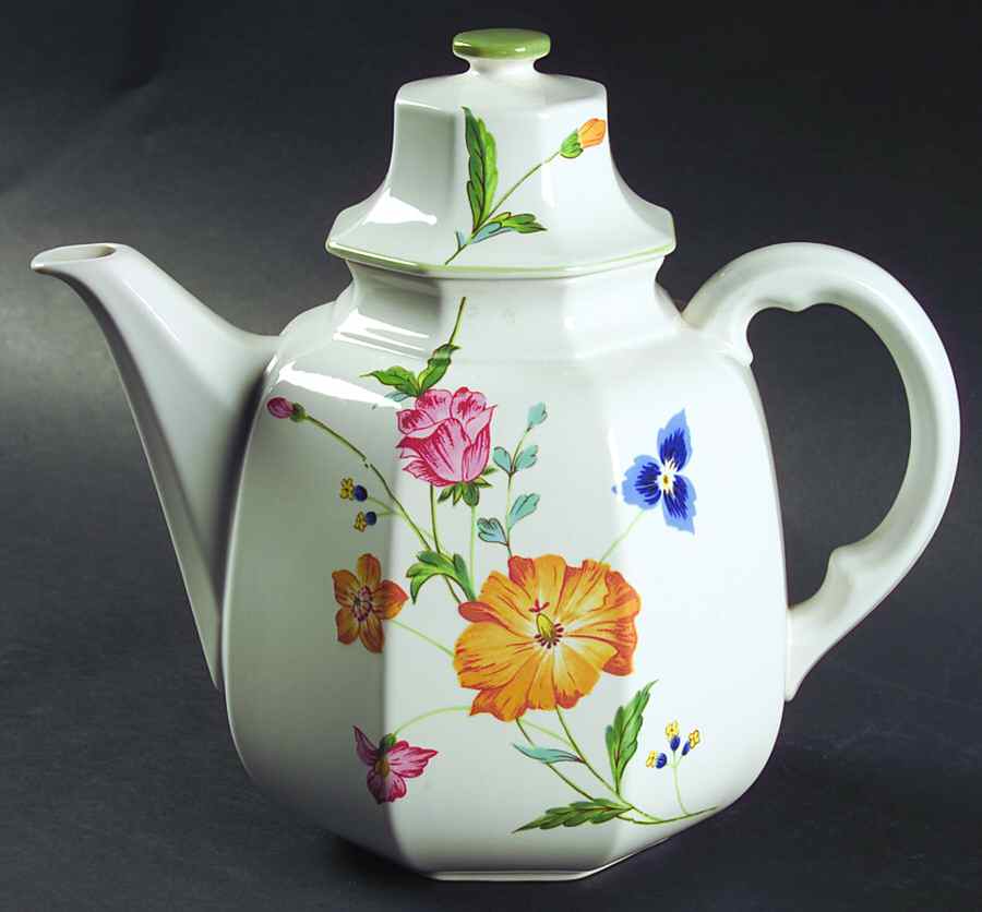 Sidewalk Cafe Coffee Pot & Lid by Mikasa-1