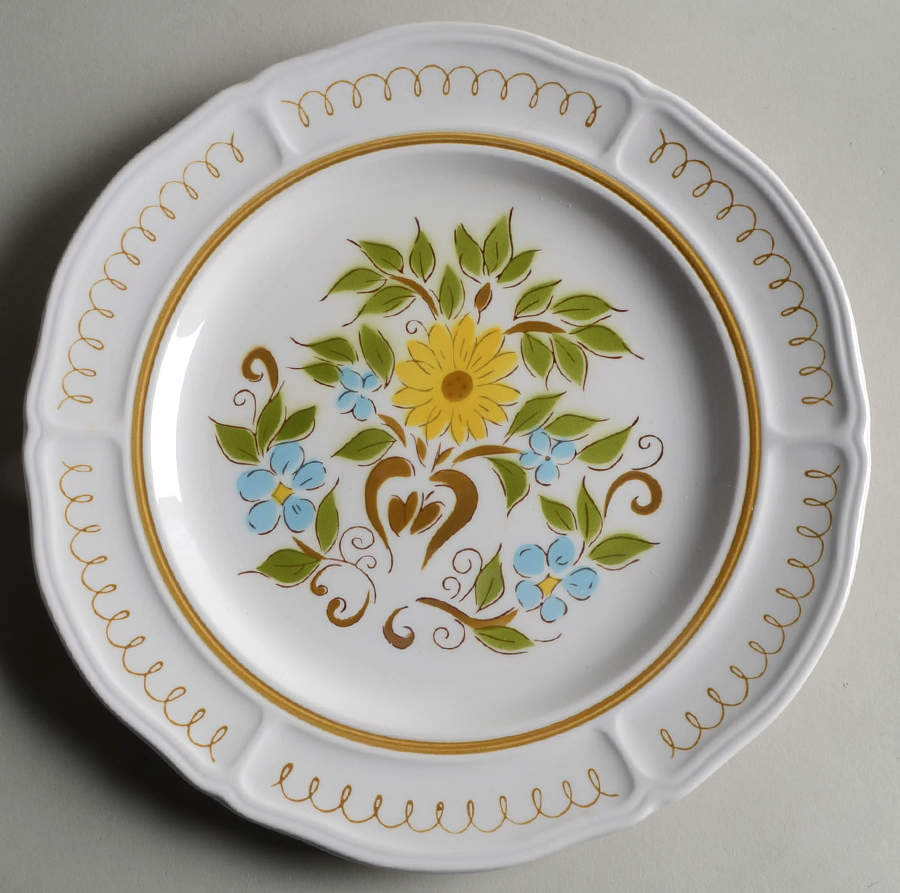 Siena Dinner Plate by Mikasa-1