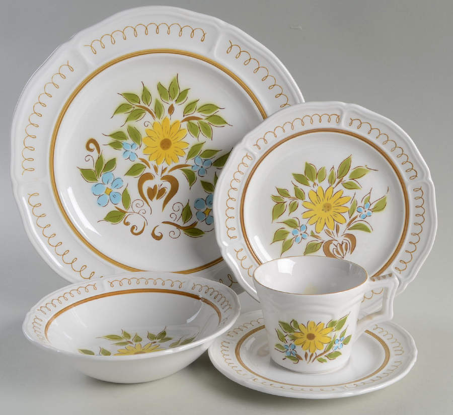 Siena 5 Piece Place Setting by Mikasa-1