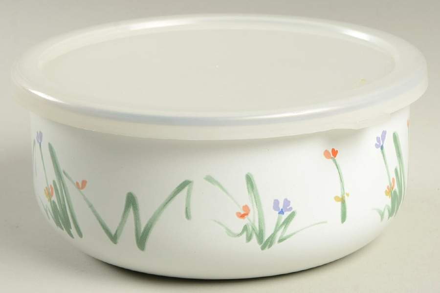 Sketch Book 6 5/8" Metal Bowl W/Plastic Lid by Mikasa-1
