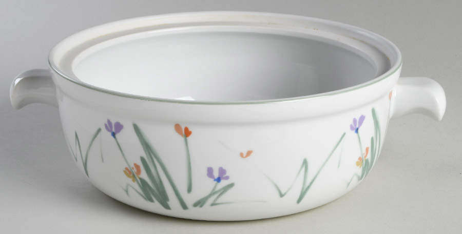 Sketch Book 2.5 Qt Round Casserole No Lid by Mikasa-1