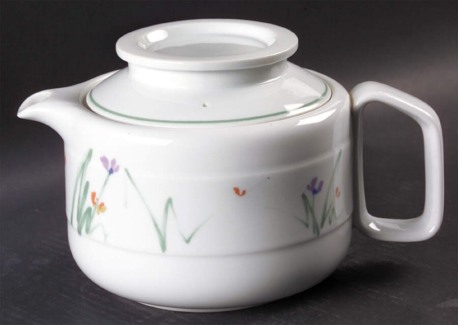 Sketch Book Teapot & Lid by Mikasa-1