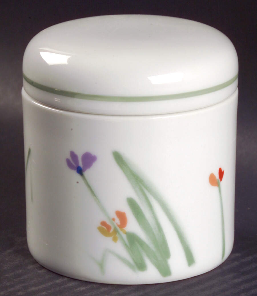 Sketch Book Sugar Bowl & Lid by Mikasa-1