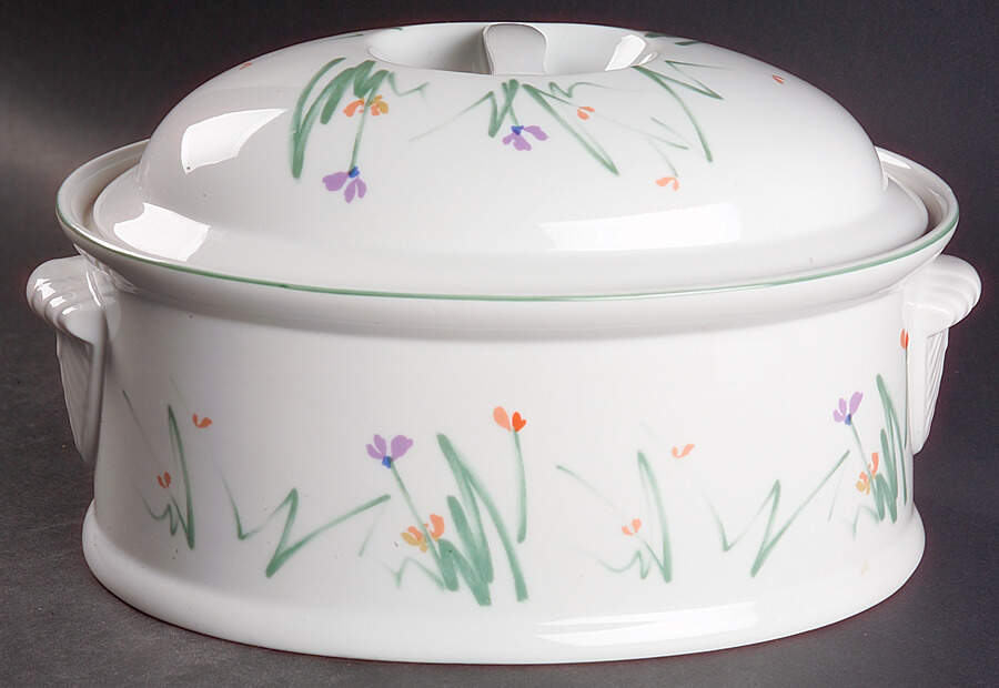 Sketch Book 4 Qt Oval Covered Casserole by Mikasa-1