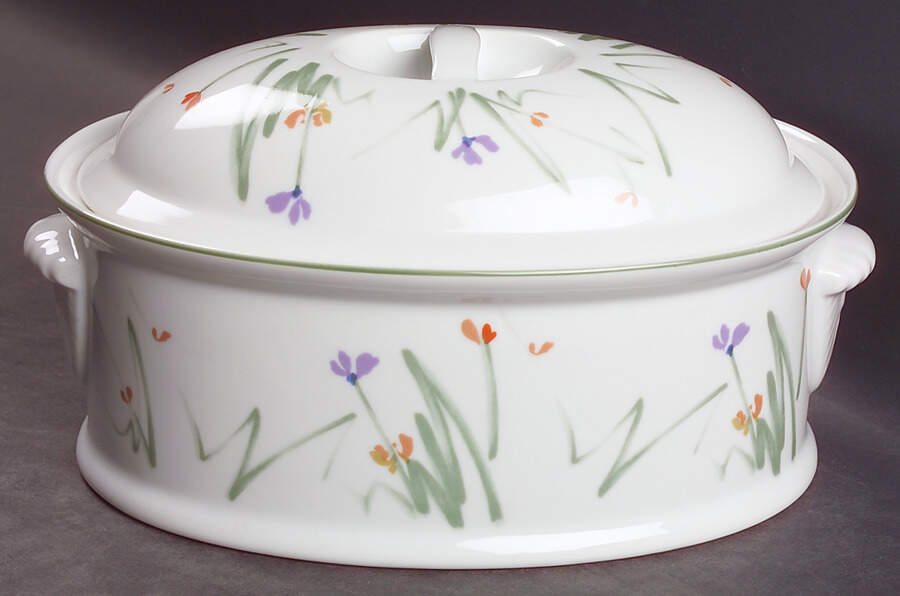 Sketch Book 1.75 Quart Oval Covered Casserole by Mikasa-1