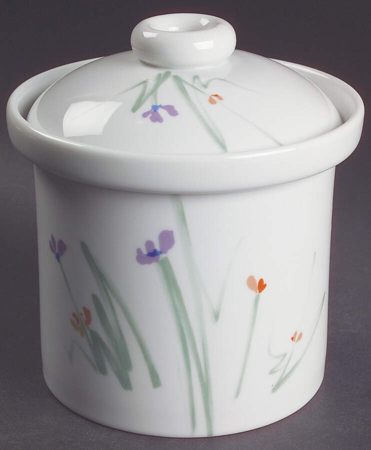 Sketch Book Small Canister & Lid by Mikasa-1