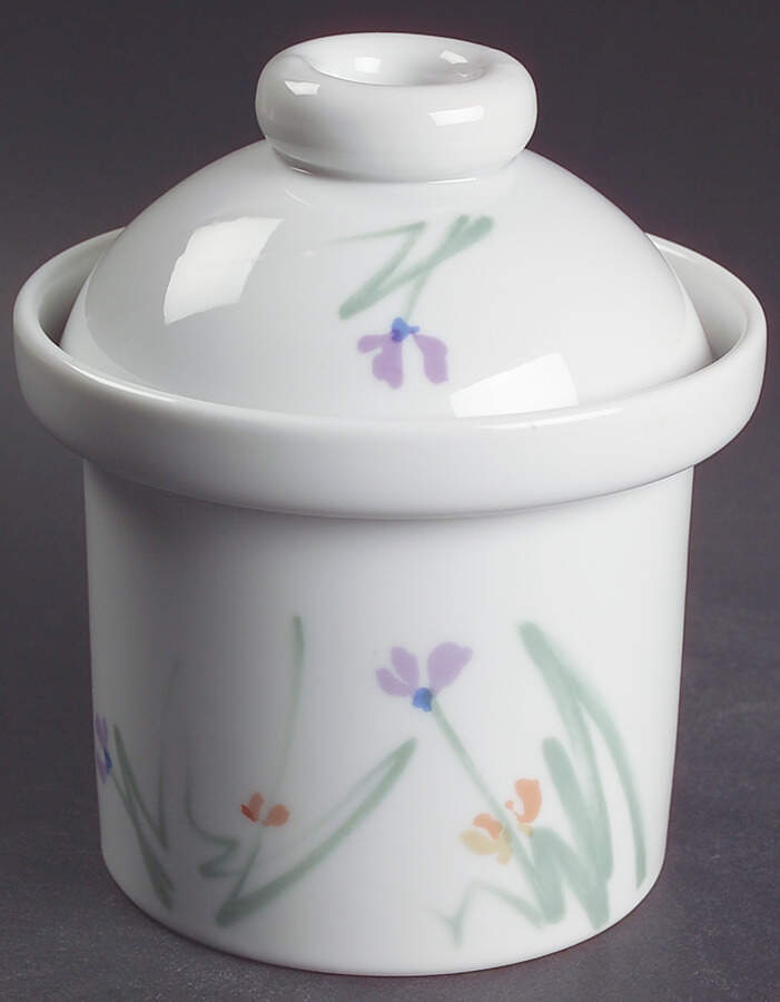 Sketch Book Medium Canister & Lid by Mikasa-1