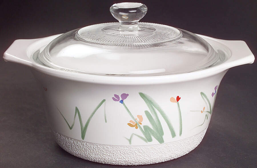 Sketch Book 1.25 Qt Round Covered Casserole by Mikasa-1