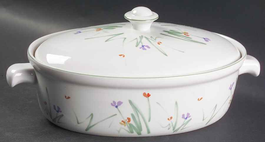 Sketch Book 2.25 Quart Oval Covered Casserole by Mikasa-1