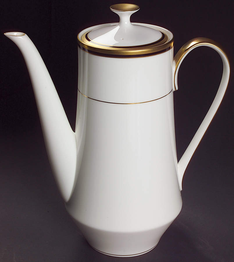 Skidmore Coffee Pot & Lid by Mikasa-1