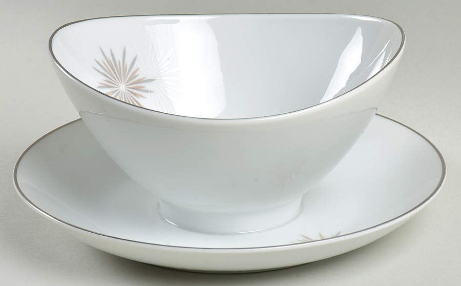 Skylark Gravy Boat with Attached Underplate by Mikasa-1
