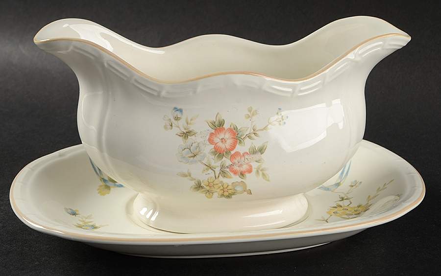 Southern Belle Gravy Boat & Underplate by Mikasa-1