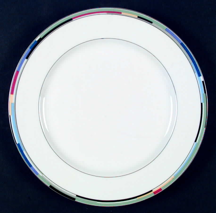 Social Circle Dinner Plate by Mikasa-1