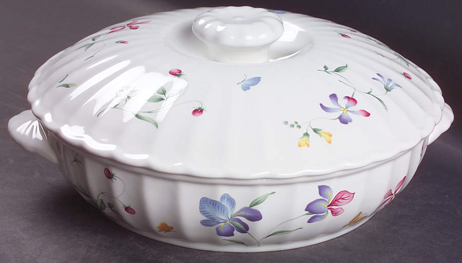 Sorrento 1 Qt Round Covered Casserole by Mikasa-1