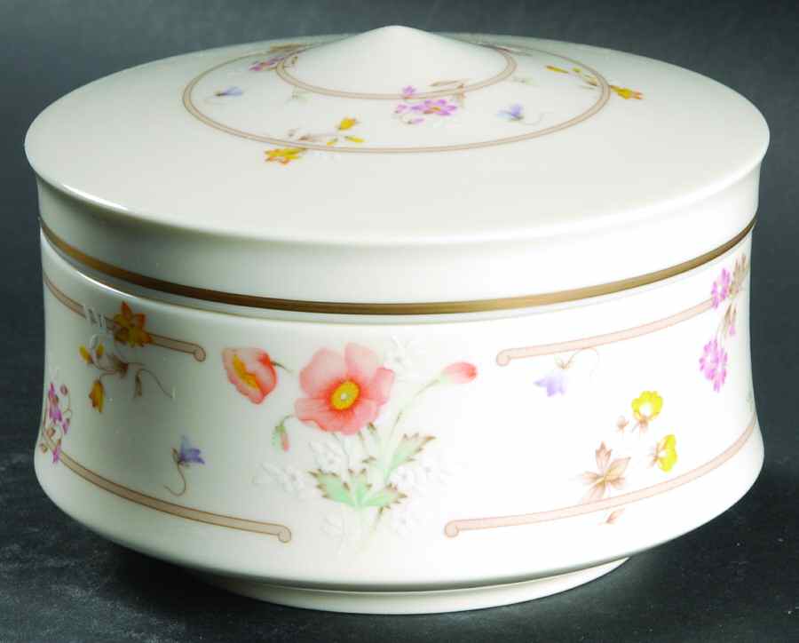 Spring Garden Sugar Bowl & Lid by Mikasa-1
