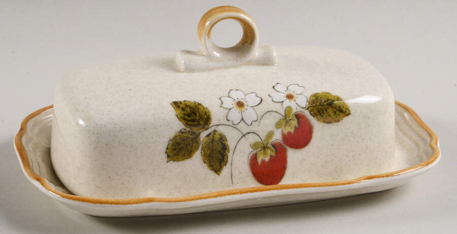 Strawberry Festival 1/4 Lb Covered Butter by Mikasa-1