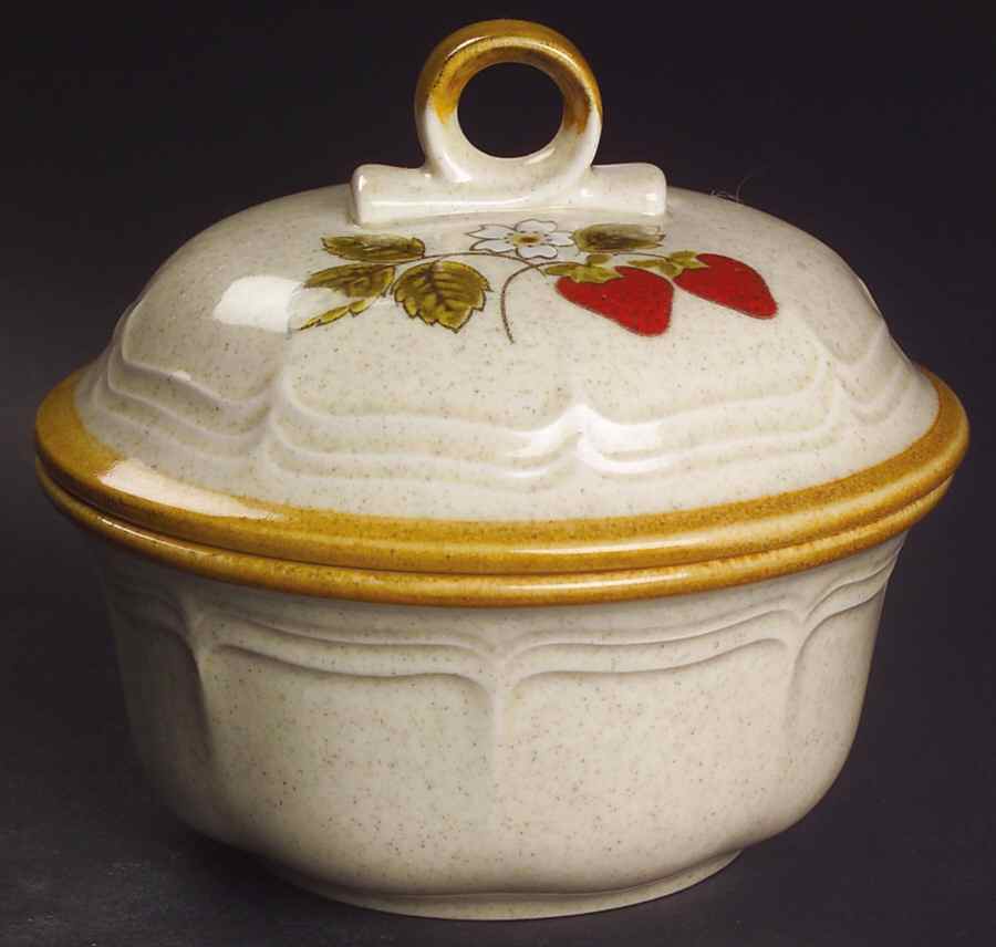 Strawberry Festival Individual Casserole & Lid by Mikasa-1